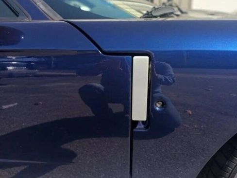 Used 2005 Ford GT RWD image 6