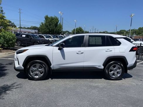Certified 2025 Toyota RAV4 LE AWD/4WD image 5