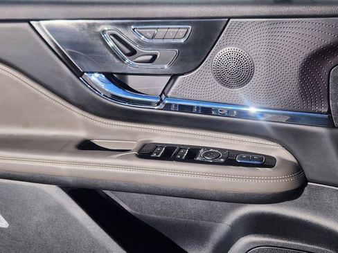 New 2025 Lincoln Corsair Grand Touring w/ Jet Appearance Package image 9