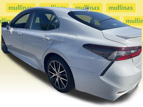 Used 2023 Toyota Camry SE FWD image 8