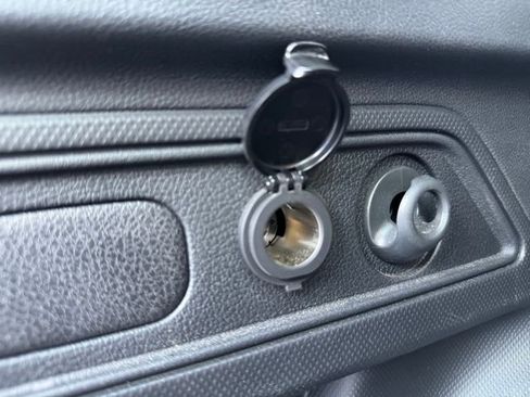 Used 2023 Subaru Forester Premium image 11