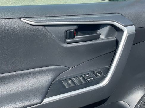 Used 2019 Toyota RAV4 LE w/ All Weather Liner Package AWD/4WD image 11