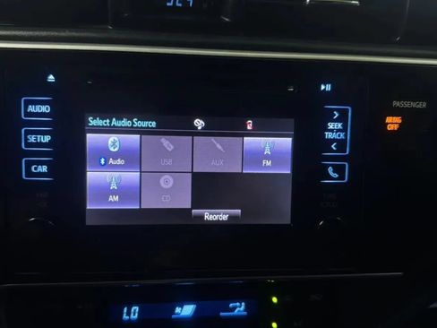 Used 2017 Toyota Corolla SE w/ Carpet Mat Package (TMS) FWD image 13