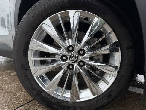 Certified 2024 Toyota Grand Highlander AWD image 10