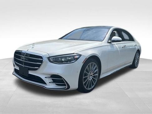 Used 2023 Mercedes-Benz S 580 4MATIC Sedan image 2