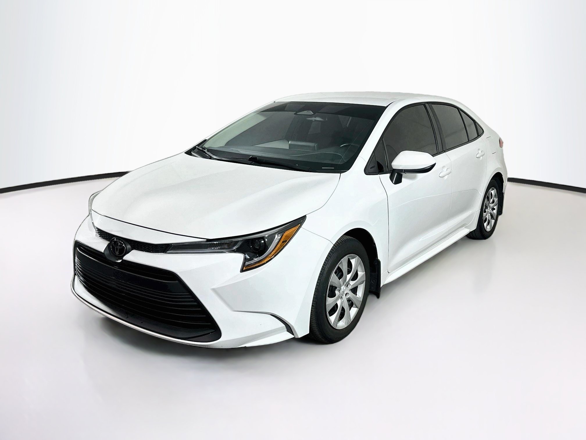 Used 2025 Toyota Corolla LE FWD image 3