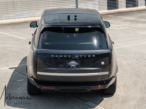 Used 2025 Land Rover Range Rover SV AWD/4WD image 39