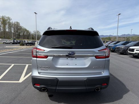 Certified 2025 Subaru Ascent Premium AWD/4WD image 10