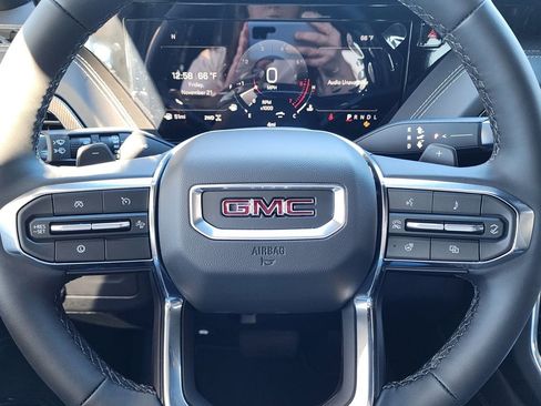 New 2026 GMC Yukon Elevation image 18