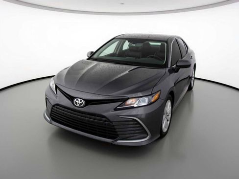 Used 2023 Toyota Camry LE image 1