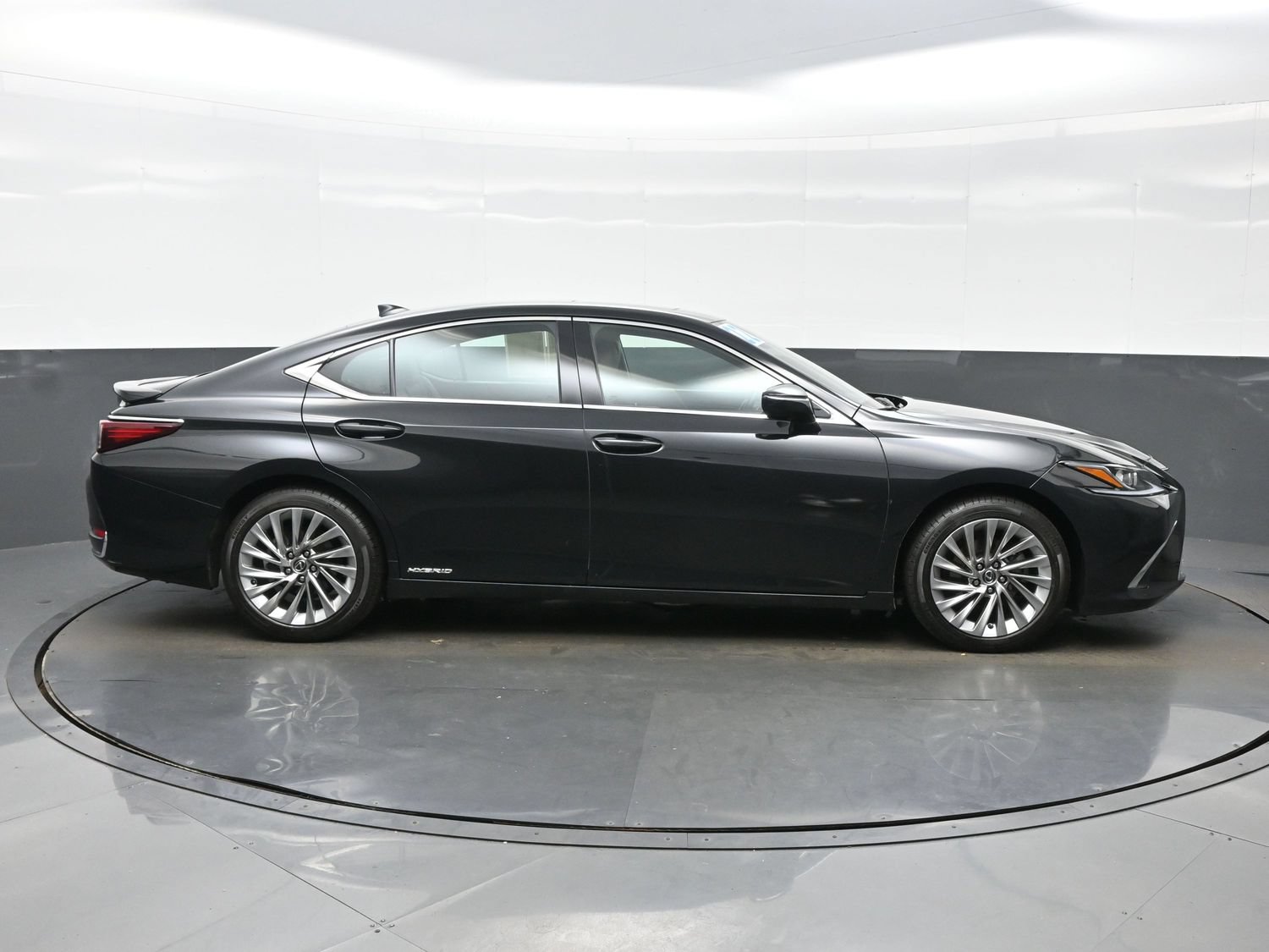 Used 2022 Lexus ES 300h w/ Luxury Package FWD image 10