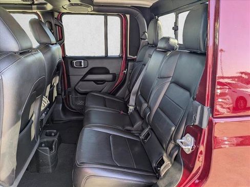 Used 2021 Jeep Gladiator Overland image 18