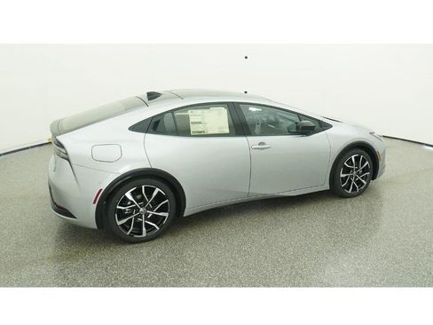 New 2026 Toyota Prius Plug-In Hybrid image 10