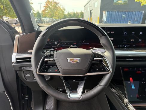 Used 2025 Cadillac Escalade V AWD/4WD image 71