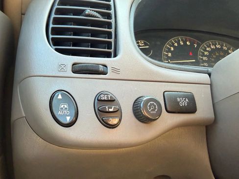 Used 2006 Toyota Sequoia Limited image 28