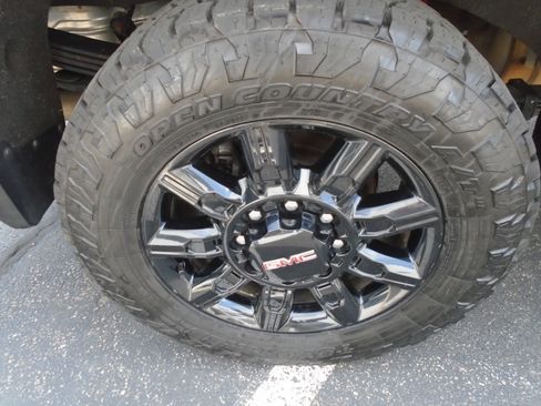 Used 2024 GMC Sierra 2500 AT4 w/ AT4 Premium Plus Package AWD/4WD image 24