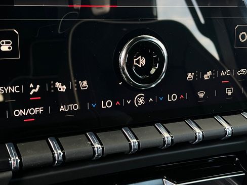 New 2026 GMC Yukon AT4 Ultimate AWD/4WD image 21