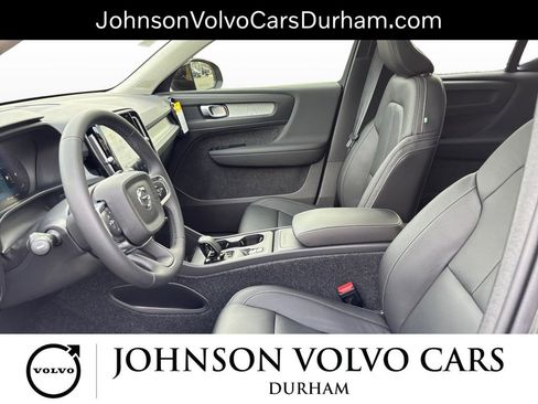 New 2026 Volvo XC40 B4 Core image 13