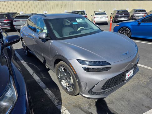 Used 2023 Genesis GV60 Performance image 2