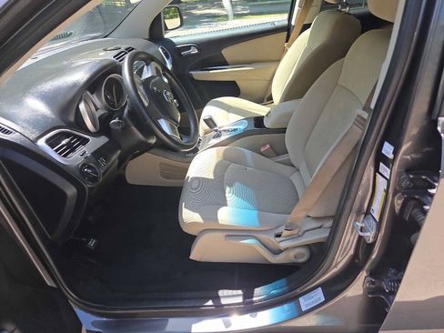 Used 2016 Dodge Journey SE w/ Flexible Seating Group FWD image 17