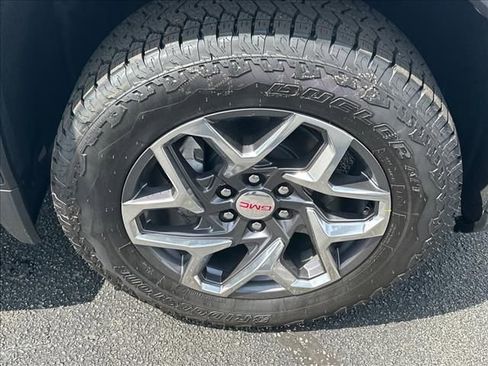 New 2026 GMC Sierra 1500 SLT AWD/4WD image 15