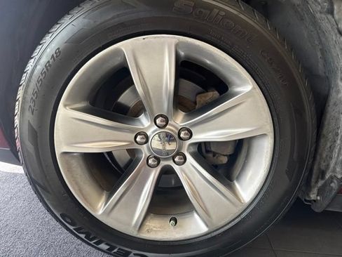 Used 2019 Dodge Challenger SXT RWD image 2