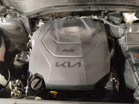 Used 2022 Kia Telluride SX w/ SX Prestige Package image 30