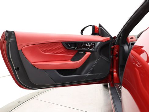 Used 2024 Jaguar F-TYPE R image 11