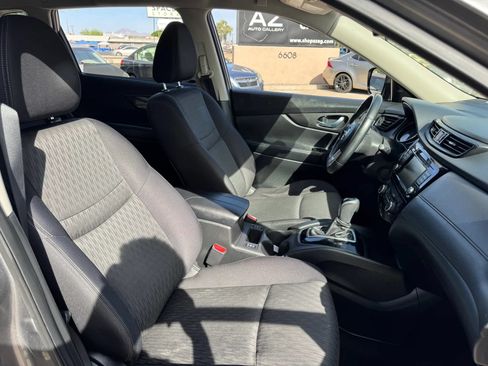 Used 2018 Nissan Rogue SV AWD/4WD image 32