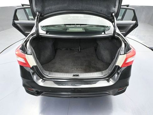 Used 2018 Nissan Sentra S image 33
