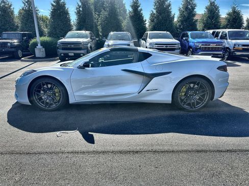 Used 2024 Chevrolet Corvette Z06 w/ Stealth Interior Trim Package image 5
