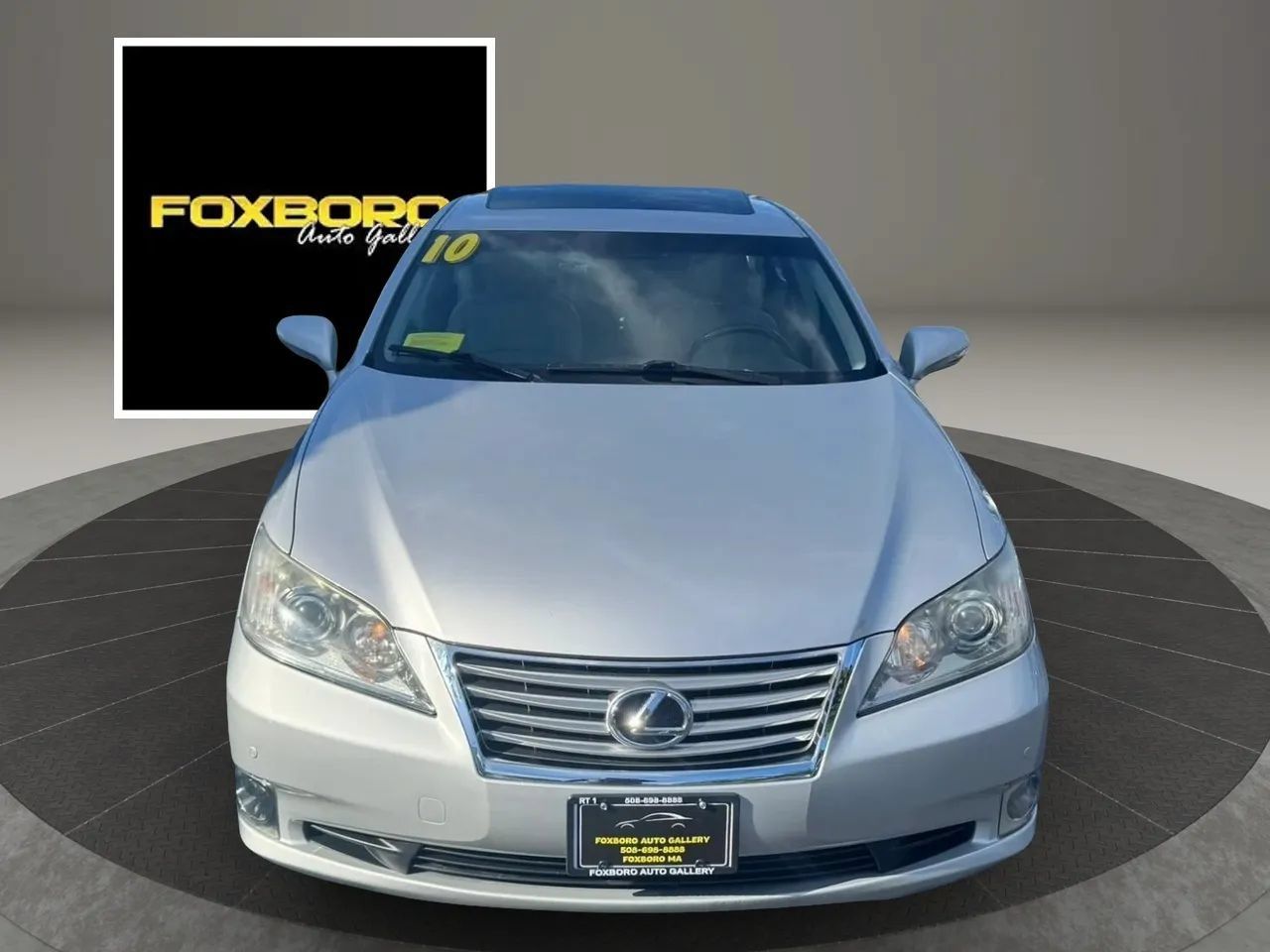 Used 2010 Lexus ES 350 w/ Preferred Accessory Package FWD image 2