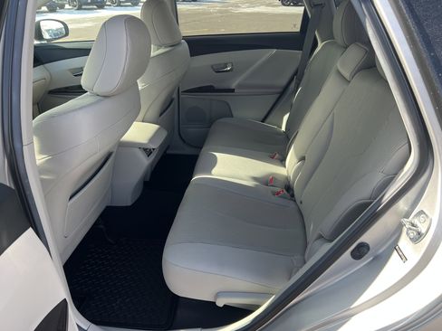 Used 2012 Toyota Venza LE image 12