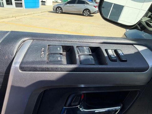 Used 2017 Toyota 4Runner Limited AWD/4WD image 19
