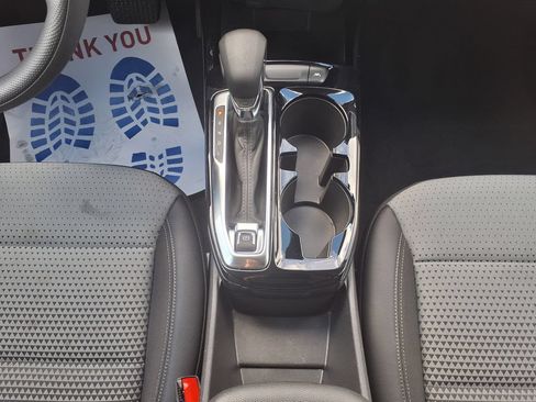 Used 2025 Chevrolet Trax LT FWD image 33