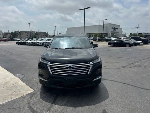 Used 2023 Chevrolet Traverse Premier AWD/4WD image 2