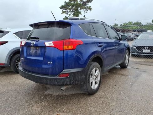 Used 2014 Toyota RAV4 XLE FWD image 2