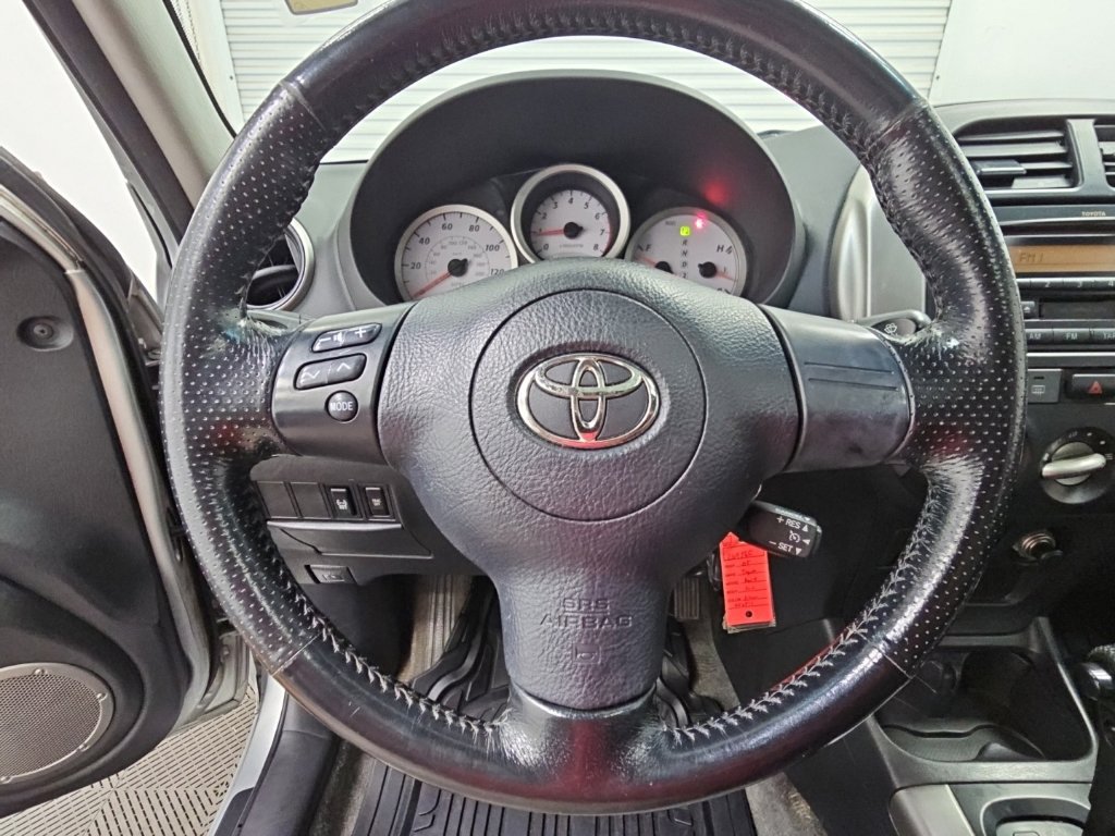 Used 2005 Toyota RAV4 2WD w/ "L" Pkg image 20