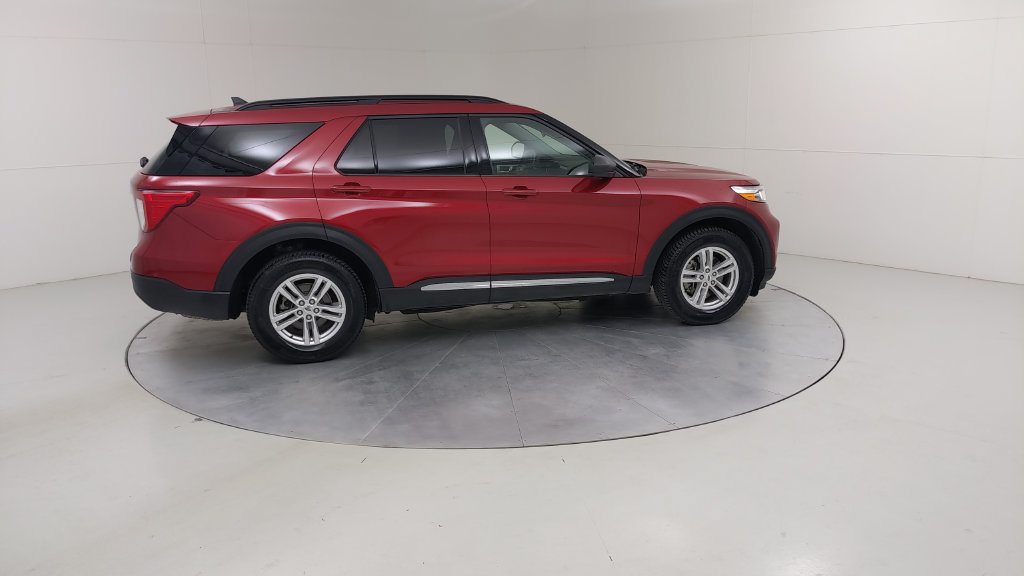 Certified 2022 Ford Explorer XLT w/ Equipment Group 202A AWD/4WD image 13