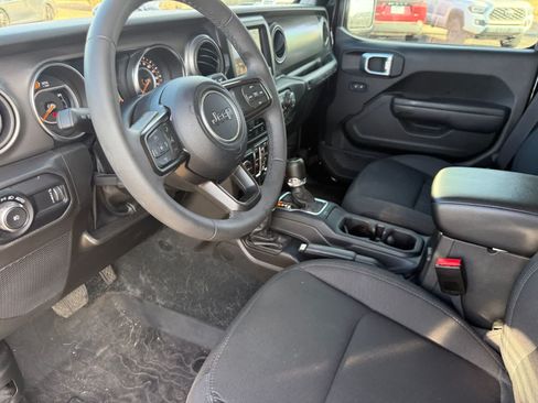 Used 2023 Jeep Wrangler Unlimited Sport AWD/4WD image 13