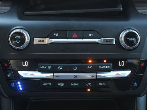 Used 2020 Ford Explorer Limited RWD image 21