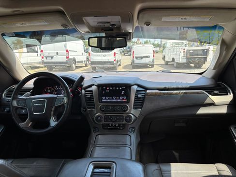 Used 2016 GMC Yukon Denali w/ Open Road Package RWD image 20