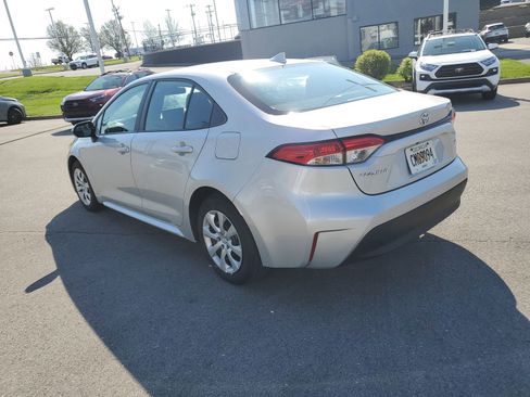 Used 2024 Toyota Corolla LE image 3
