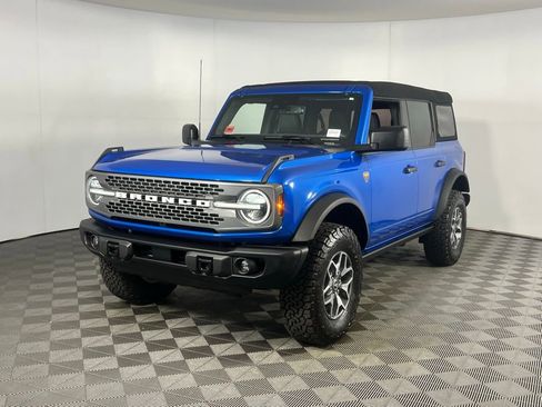 Used 2023 Ford Bronco Badlands image 3