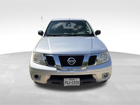 Used 2013 Nissan Frontier SV w/ SV Value Truck Pkg RWD image 9