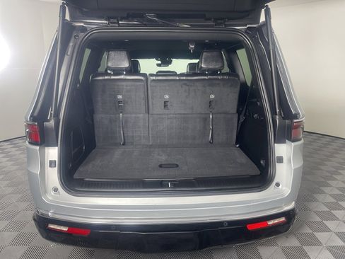 Used 2024 Jeep Wagoneer 4WD w/ HD Trailer Tow Package image 13