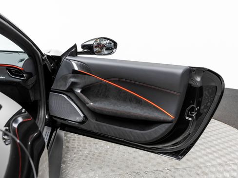 Used 2025 Ferrari Roma Spider RWD image 64