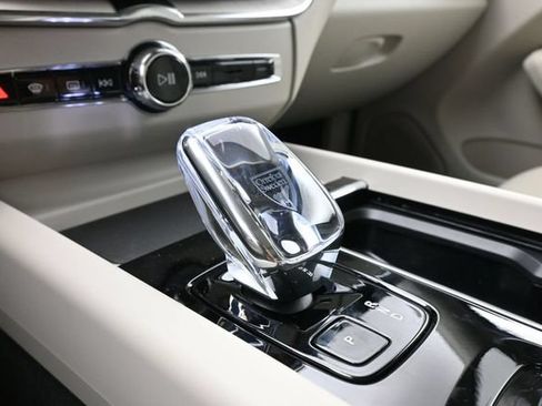 New 2026 Volvo XC60 B5 Ultra w/ Protection Package Premier AWD/4WD image 13