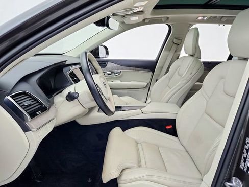 Certified 2022 Volvo XC90 T6 Inscription w/ Advanced Package image 17