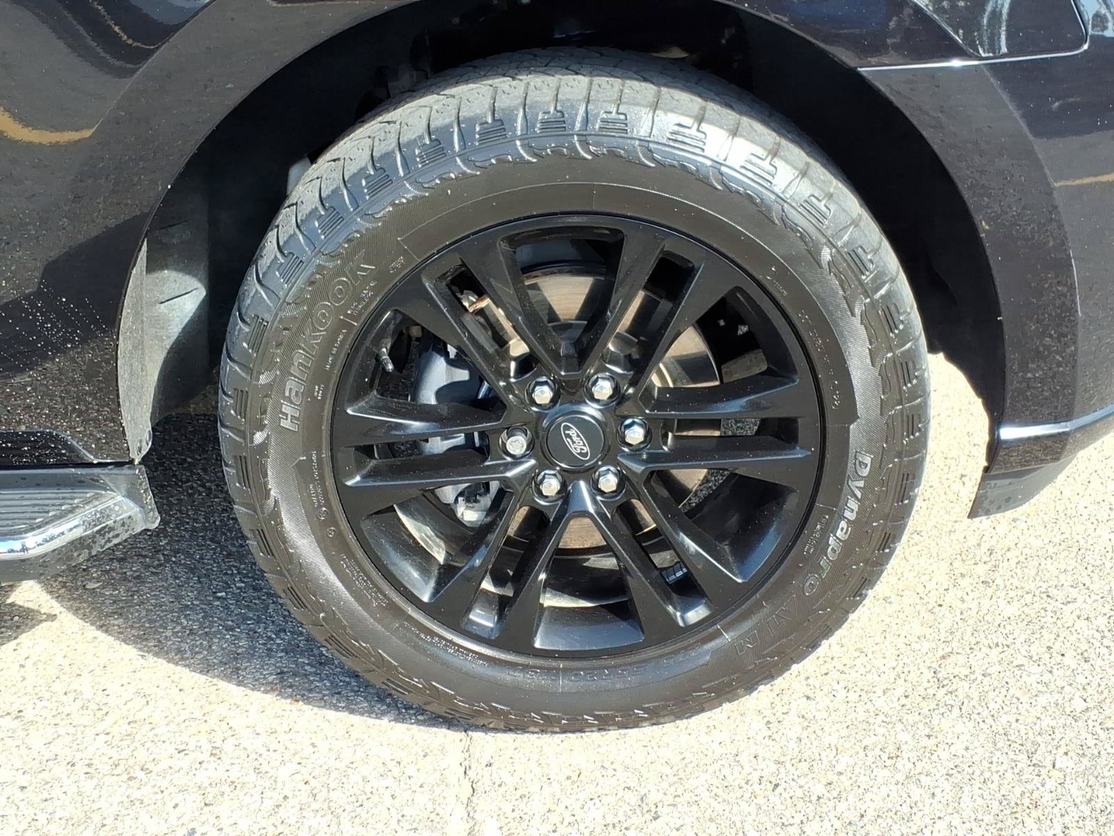 Used 2023 Ford Expedition XLT AWD/4WD image 10